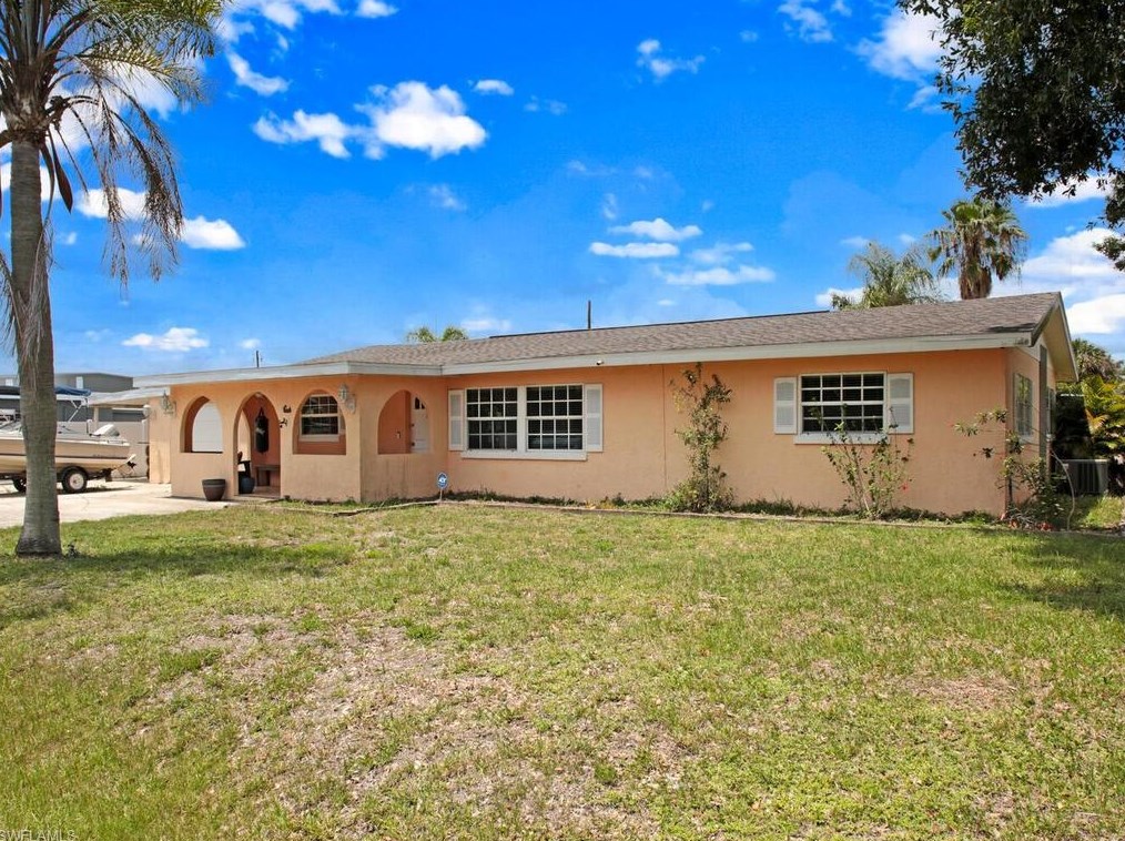 4530 Underwood Dr, Fort Myers, FL 33905-3265