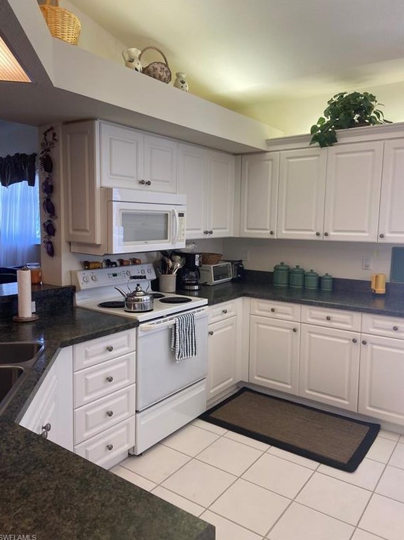6812 Satinleaf Rd S #204, Naples, FL 34109