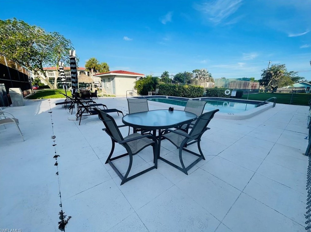 3250 10th St N #b6, Naples, FL 34103