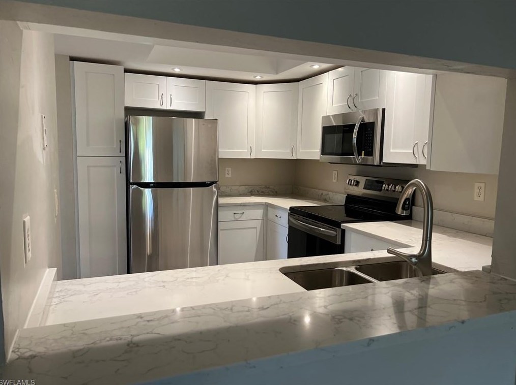 1733 Courtyard Way #b-105, Naples, FL 34112