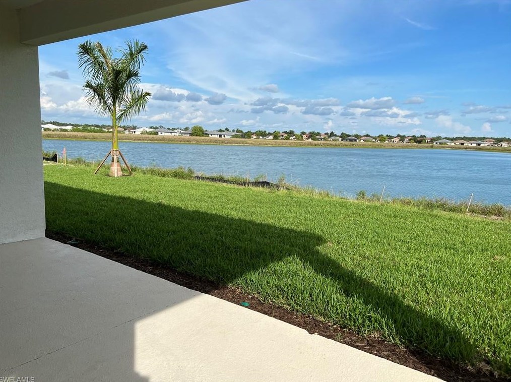 2063 Grove Dr, Naples, FL 34120