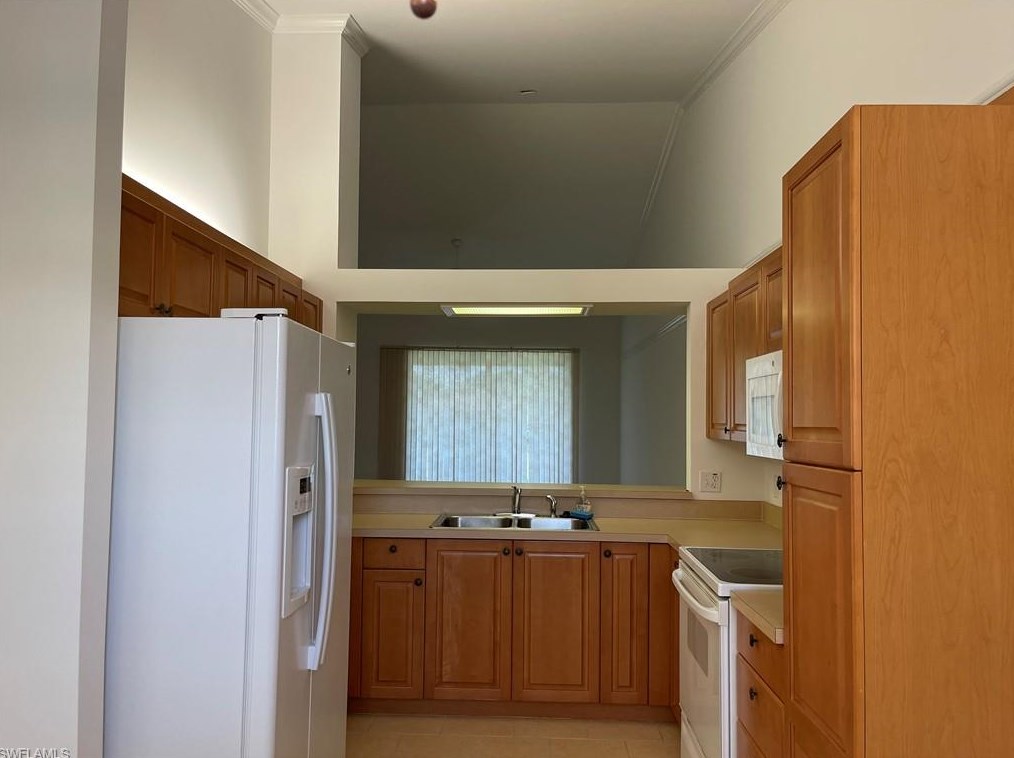 450 Robin Hood Cir Unit 201, Naples, FL 34104