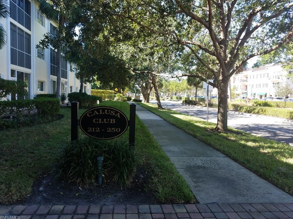 216 Banyan Blvd # 216, Naples, FL