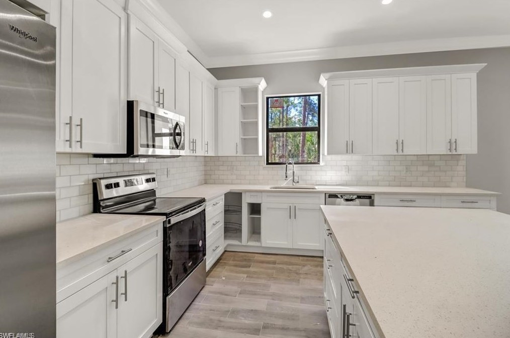 3376 8th Ave Se, Naples, FL 34117