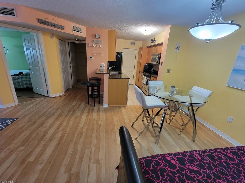 8960 Colonnades Ct E #924, Bonita Springs, FL 34135