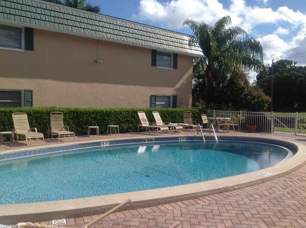 300 Valley Stream Dr #a-5, Naples, FL 34113