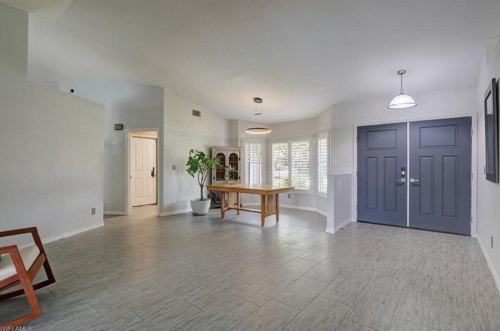 6741 Kestrel Cir, Fort Myers, FL 33966-1381
