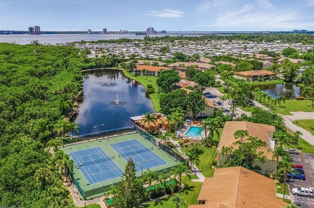 5721 Foxlake Dr #8, Fort Myers, FL 33917