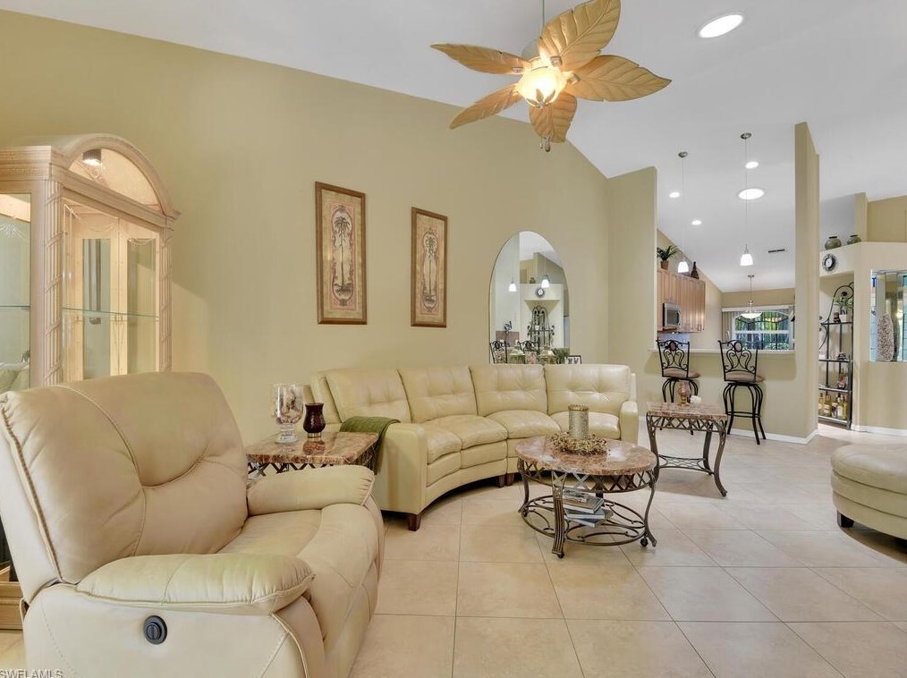 5453 Whitten Dr #111, Naples, FL 34104