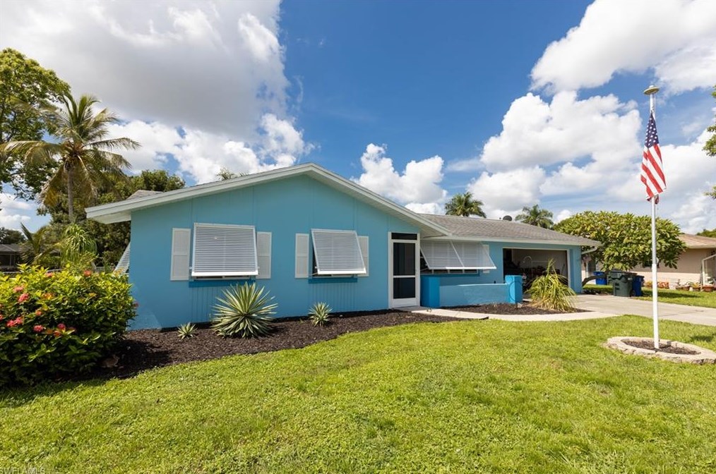 1484 Cambridge Ln, Fort Myers, FL 33919-6905
