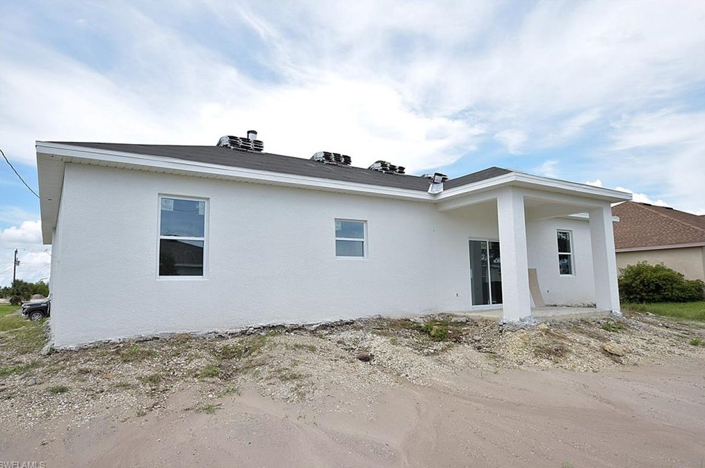 2747 6th Pl, Cape Coral, FL 33909