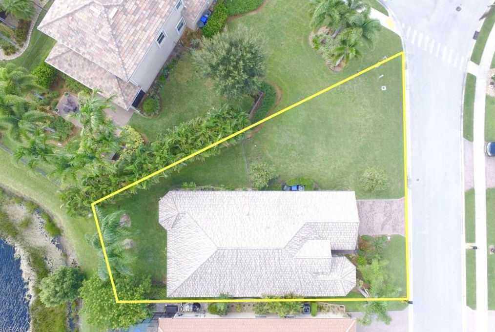 11215 Yellow Poplar Dr, Fort Myers, FL 33913-8864