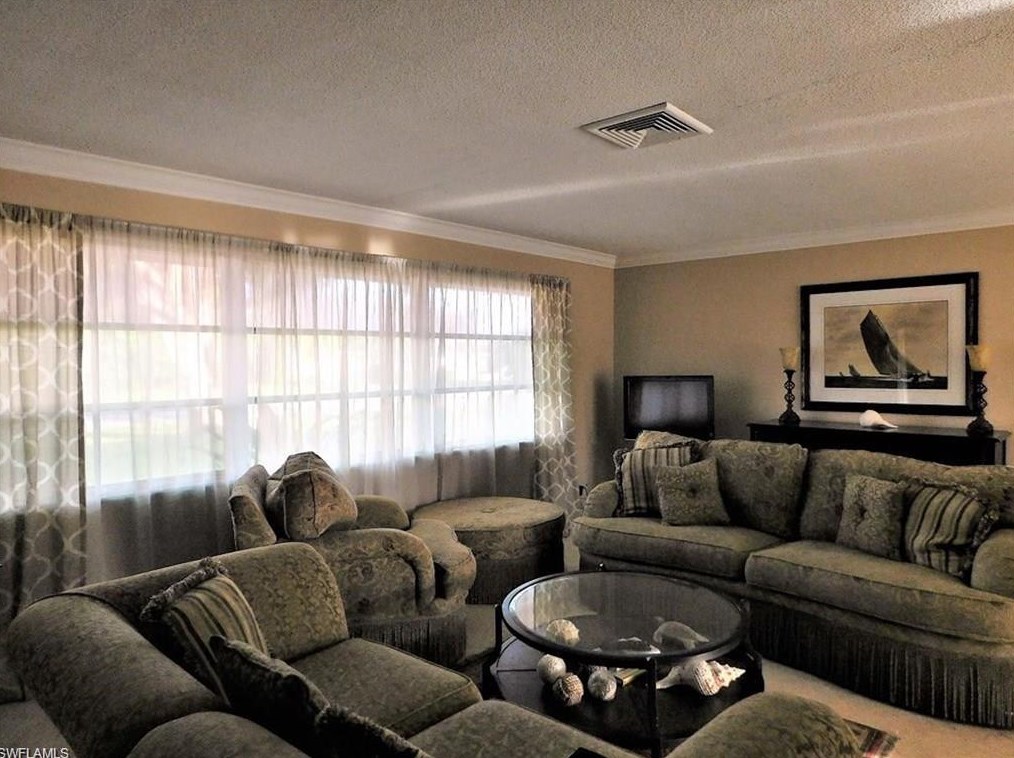 4479 Lakewood Blvd, Naples, FL 34112