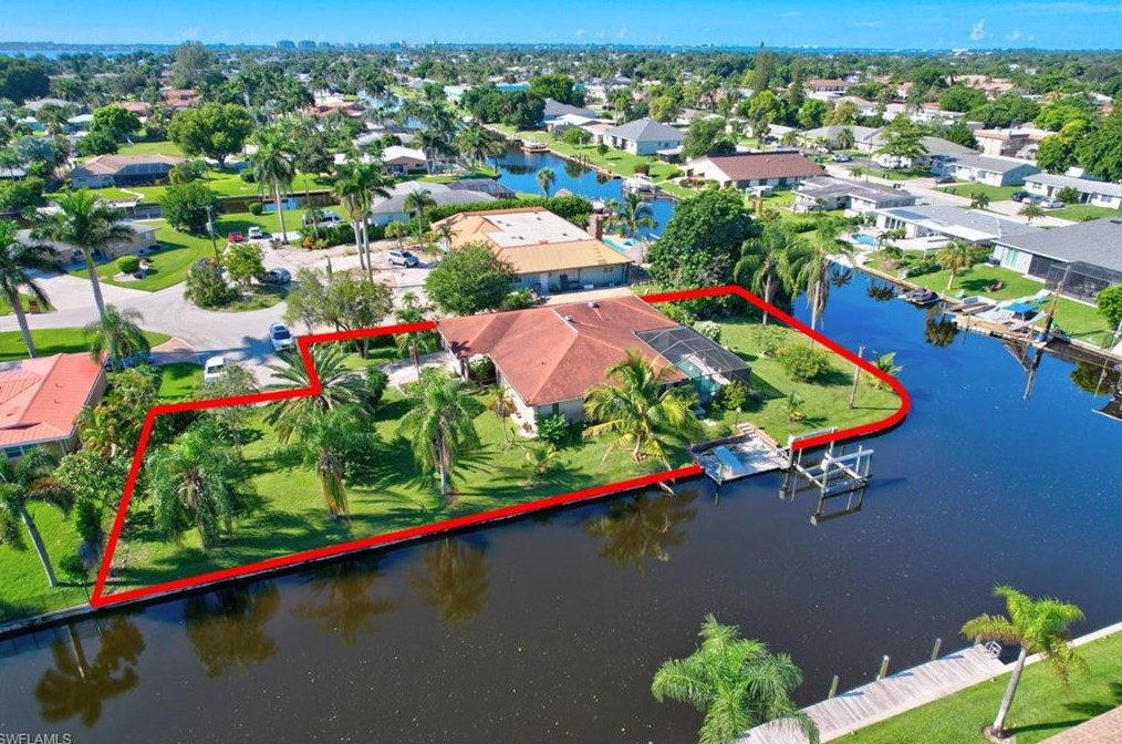 1402 Vendome Ct, Cape Coral, FL 33904-9720
