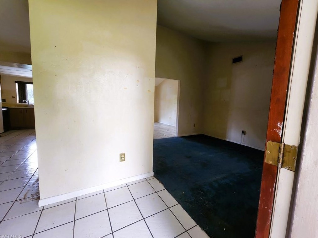 7147 Columbia Cir, Fort Myers, FL 33908-2235