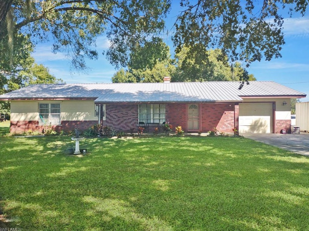 2260 Howard Rd, Labelle, FL 33935-9200
