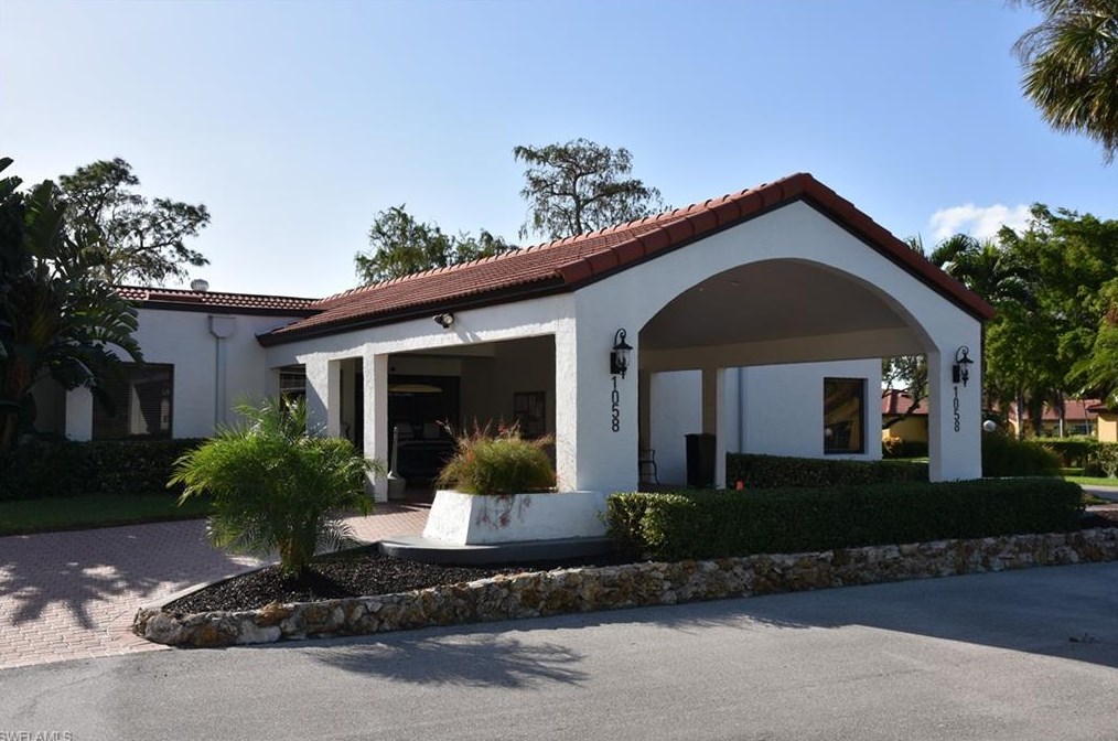 1055 Forest Lakes Dr, Naples FL  34105-2271 exterior