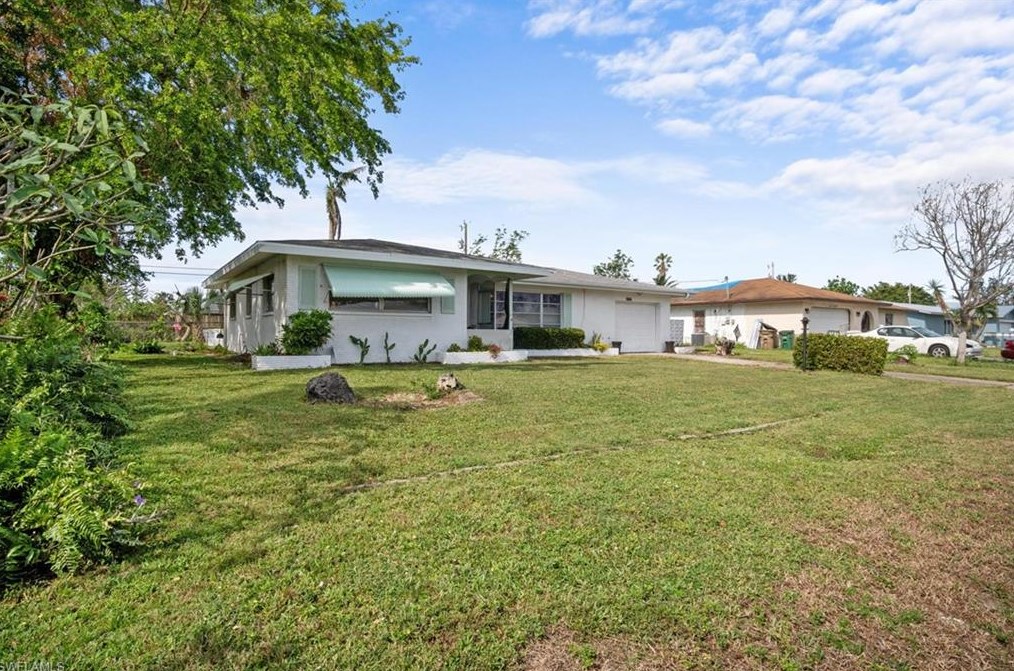 4536 11th Pl, Cape Coral, FL 33904