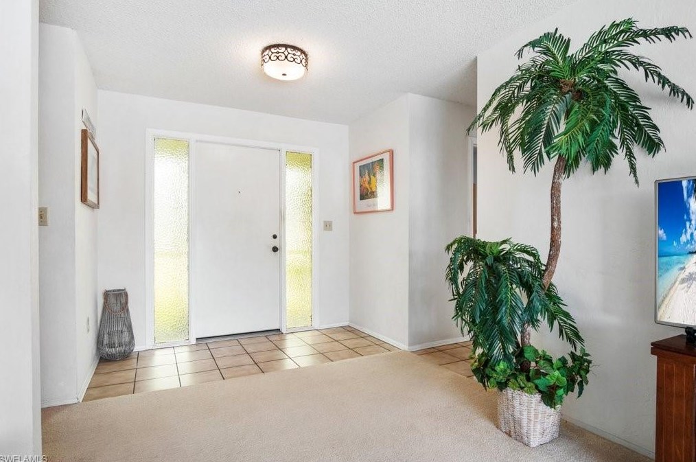 140 21st Ter, Cape Coral, FL 33990-4318