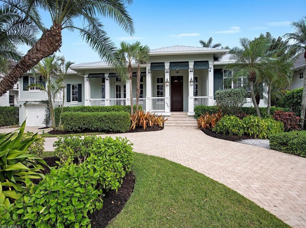 1925 7th St S, Naples, FL 34102