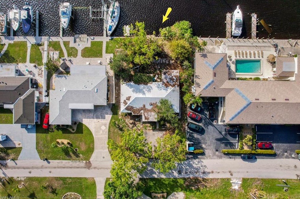 1722 Bikini Ct, Cape Coral, FL 33904-9726