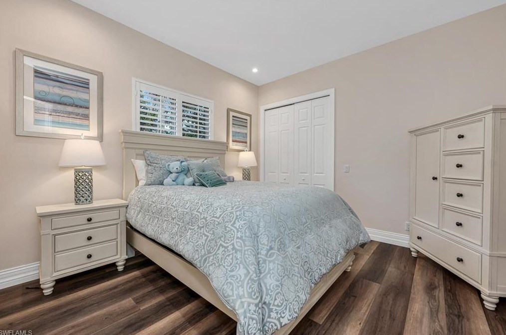 2313 Cassia Ct, Naples FL  34109-3370 exterior