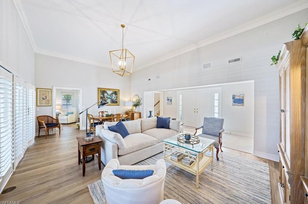 5944 Chanteclair Dr, Naples, FL 34108