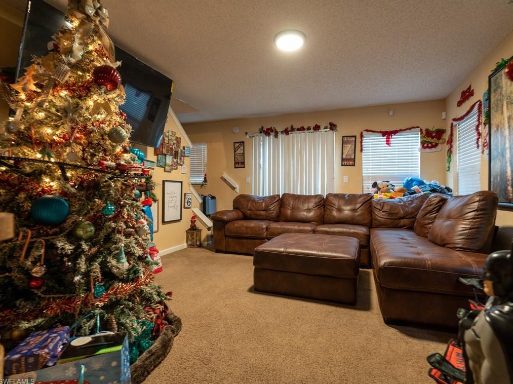 4829 Playschool Dr, Jacksonville, FL 32210