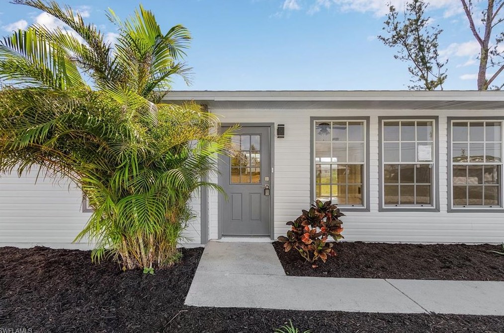 430 Se 21st St, Cape Coral, FL 33990