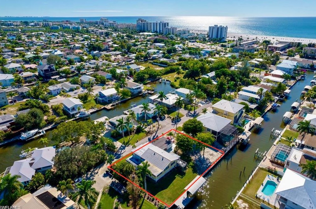 269 Driftwood Ln, Fort Myers Beach, FL 33931