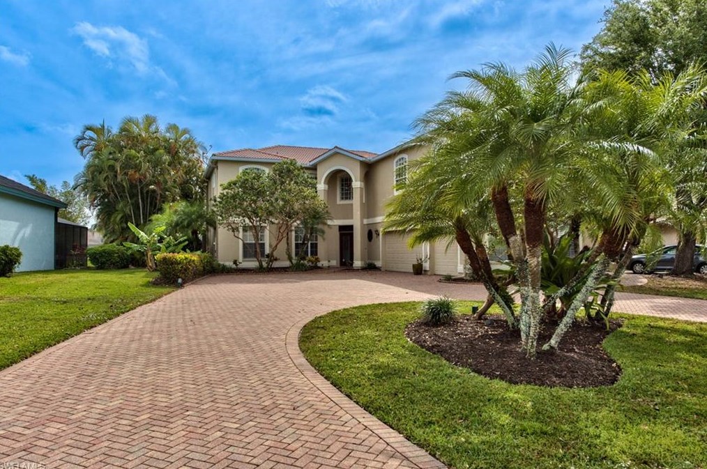 11728 Pintail Ct, Naples, FL 34119