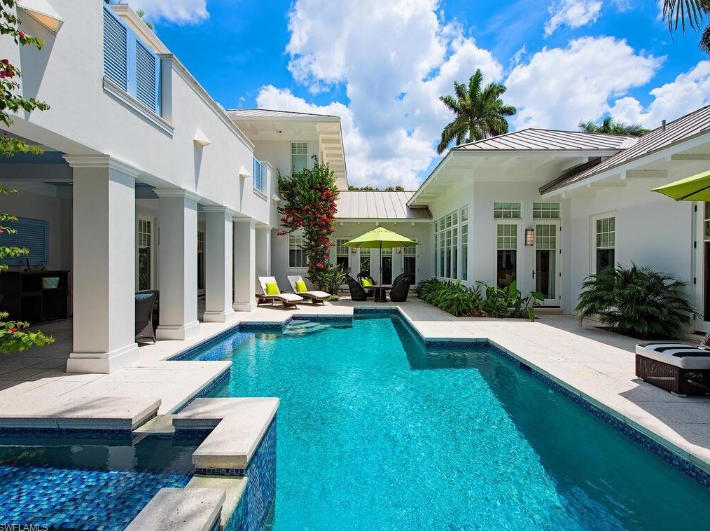 137 1st Ave S, Naples, FL 34102