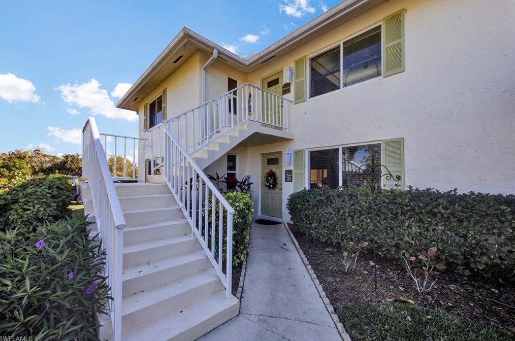 100 Winding Way #4, Naples, FL 34112