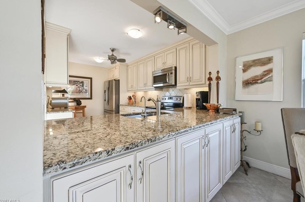 1057 Forest Lakes Dr #305, Naples, FL 34105