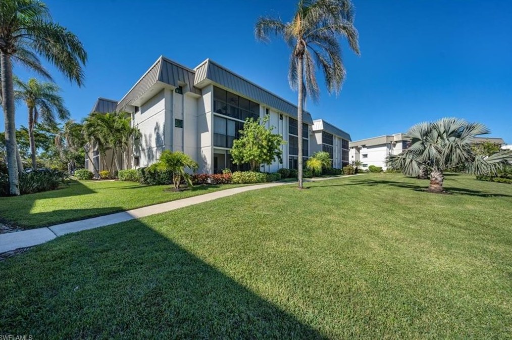 788 Park Shore Dr #f20, Naples, FL 34103