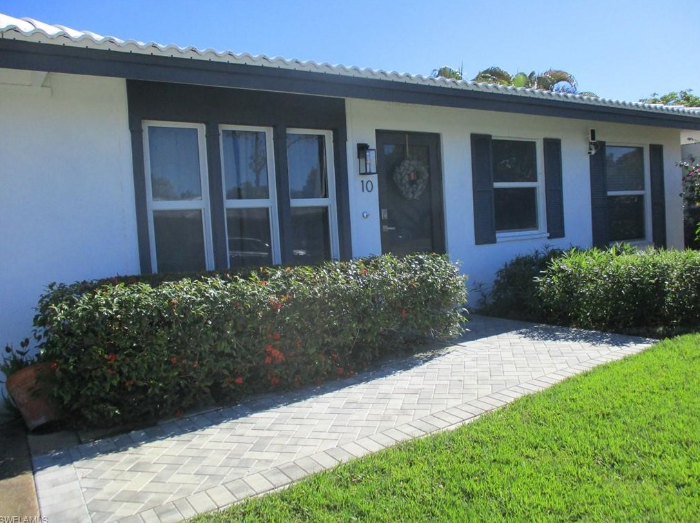 10 Lanai Cir # 10, Naples, FL