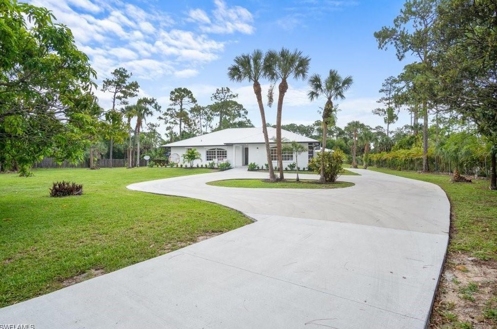 2590 39th St Sw, Naples, FL 34117