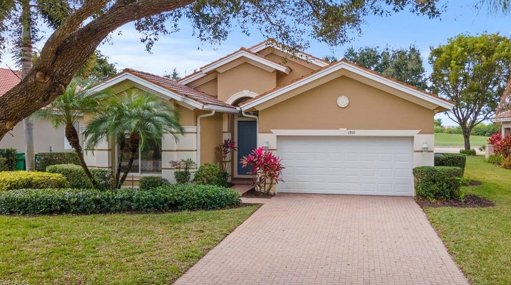1910 Par Dr, Naples, FL 34120