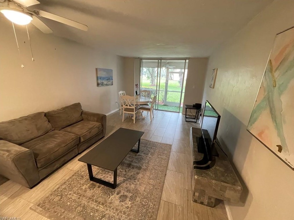 175 Turtle Lake Ct 9-106, Naples, FL 34105