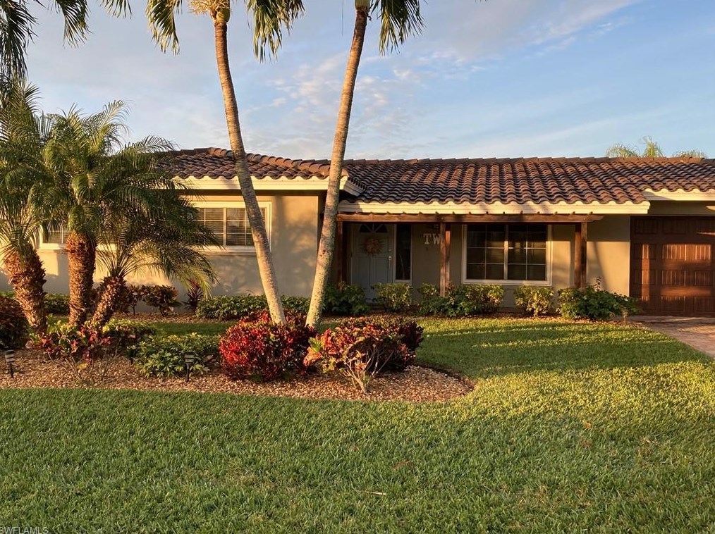 2 Sunview Blvd, Fort Myers Beach, FL 33931