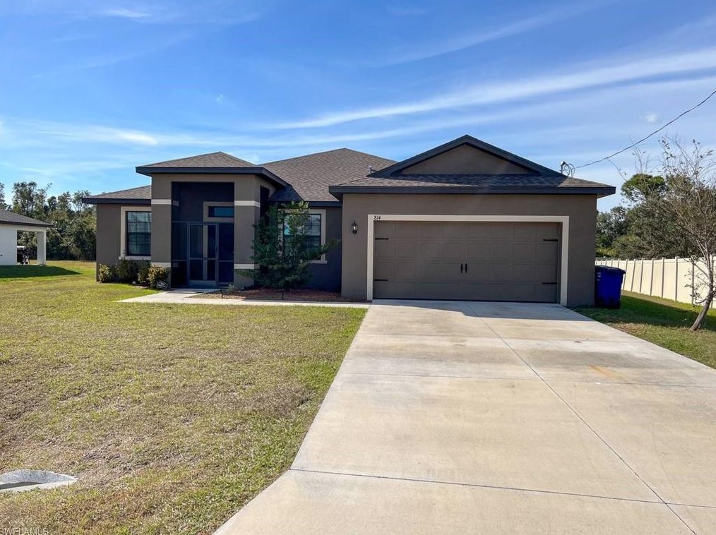 814 Woodridge Cir, Fort Myers, FL 33913-2407
