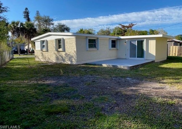 1343 Barbizon Ln, Naples, FL 34104