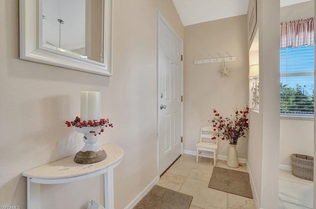 125 Wading Bird Cir #c-204, Naples, FL 34110