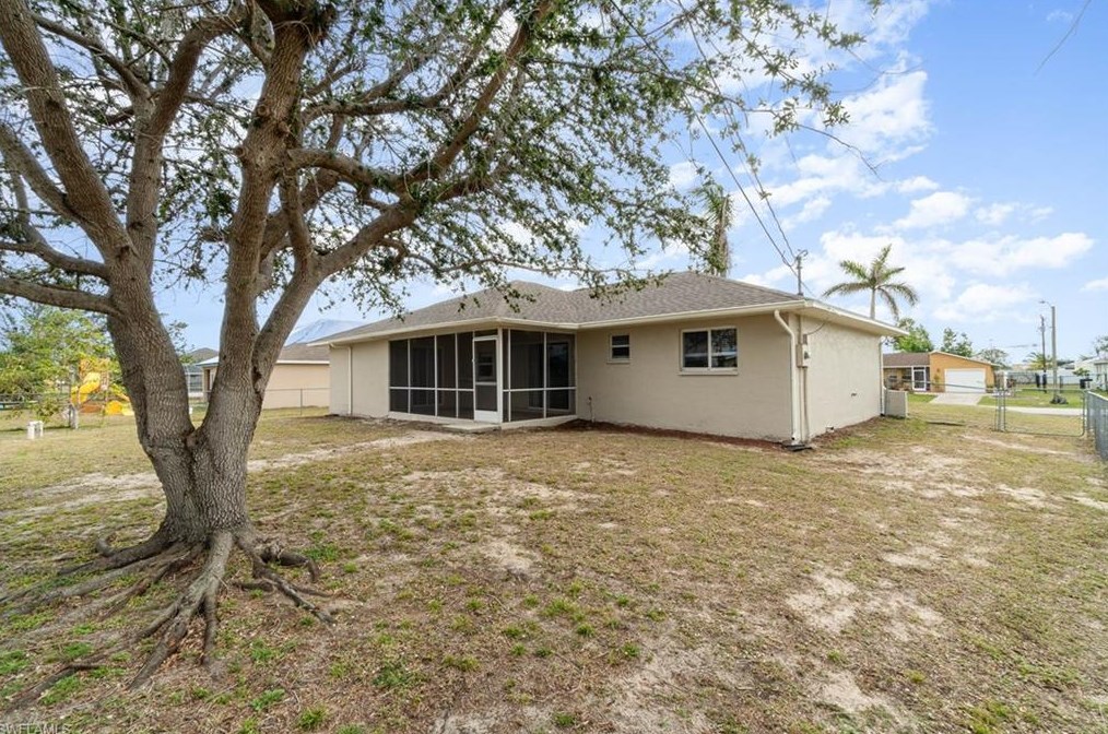 205 22nd St, Cape Coral FL  33990-4396 exterior