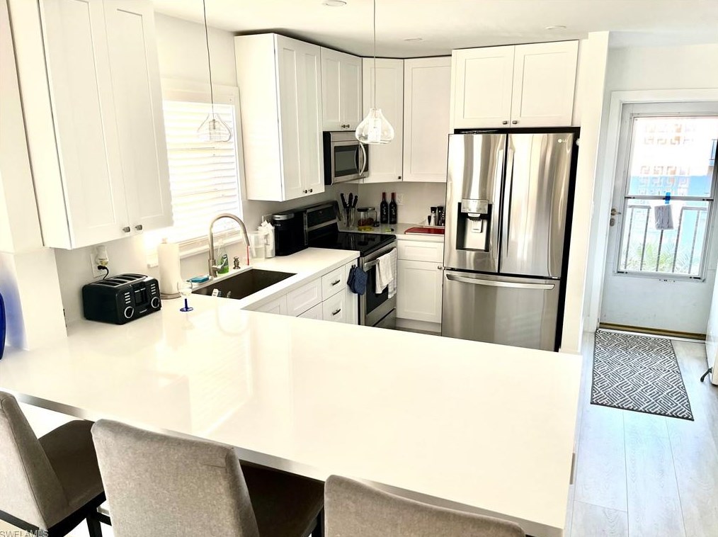 53 High Point Cir W #304, Naples, FL 34103