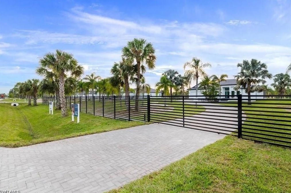 653 23rd St Sw, Naples, FL 34117