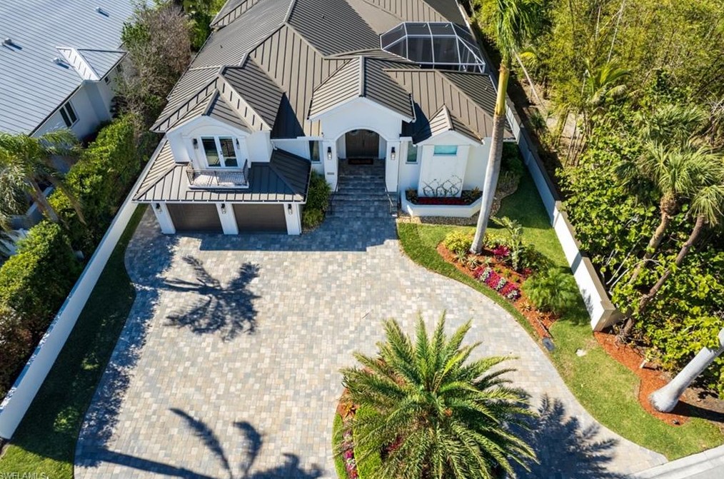 5141 Seahorse Ave, Naples, FL 34103