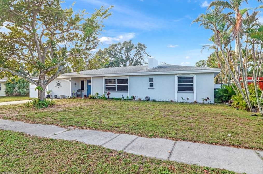 8311 Riviera Ave, Fort Myers, FL 33919