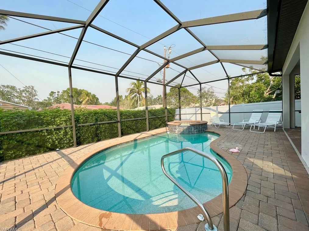 849 109th Ave N, Naples, FL 34108