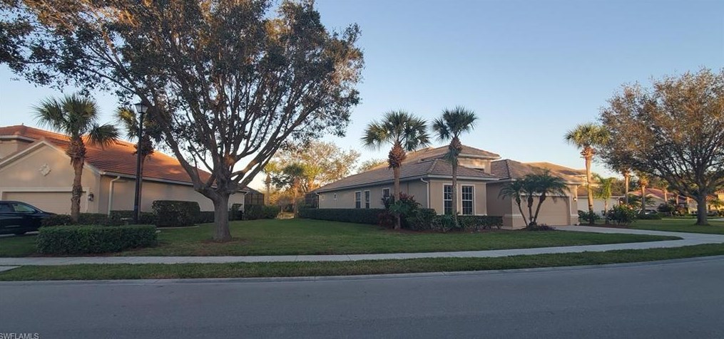 7855 Founders Cir, Naples, FL 34104-5319